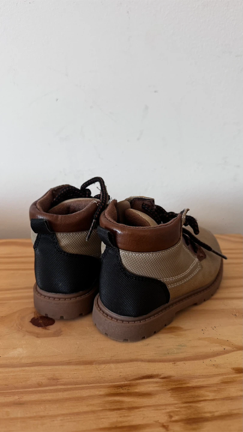 Carter's Size 9 Toddler Boots - photo 4