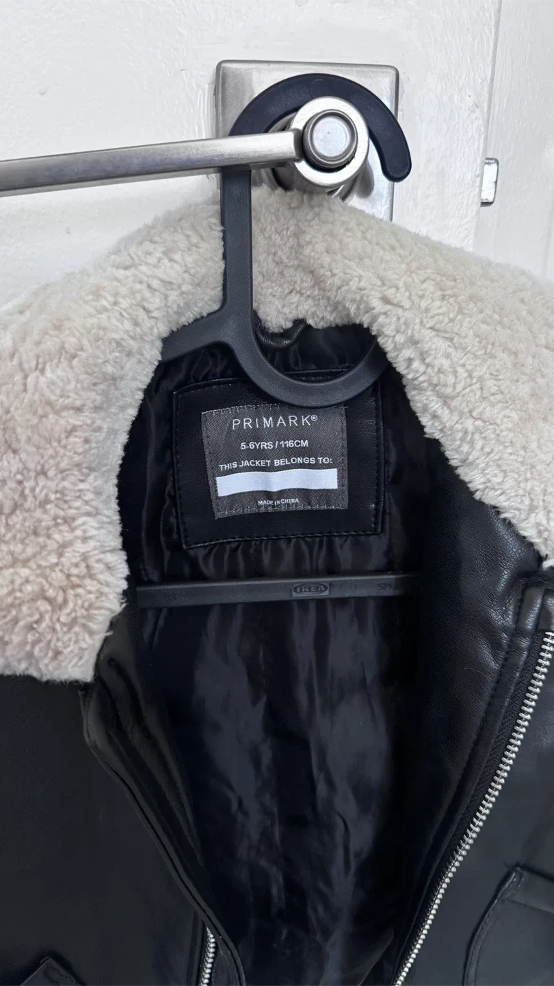 Primark Black Jacket - Size 5-6 Years image indicator(4)