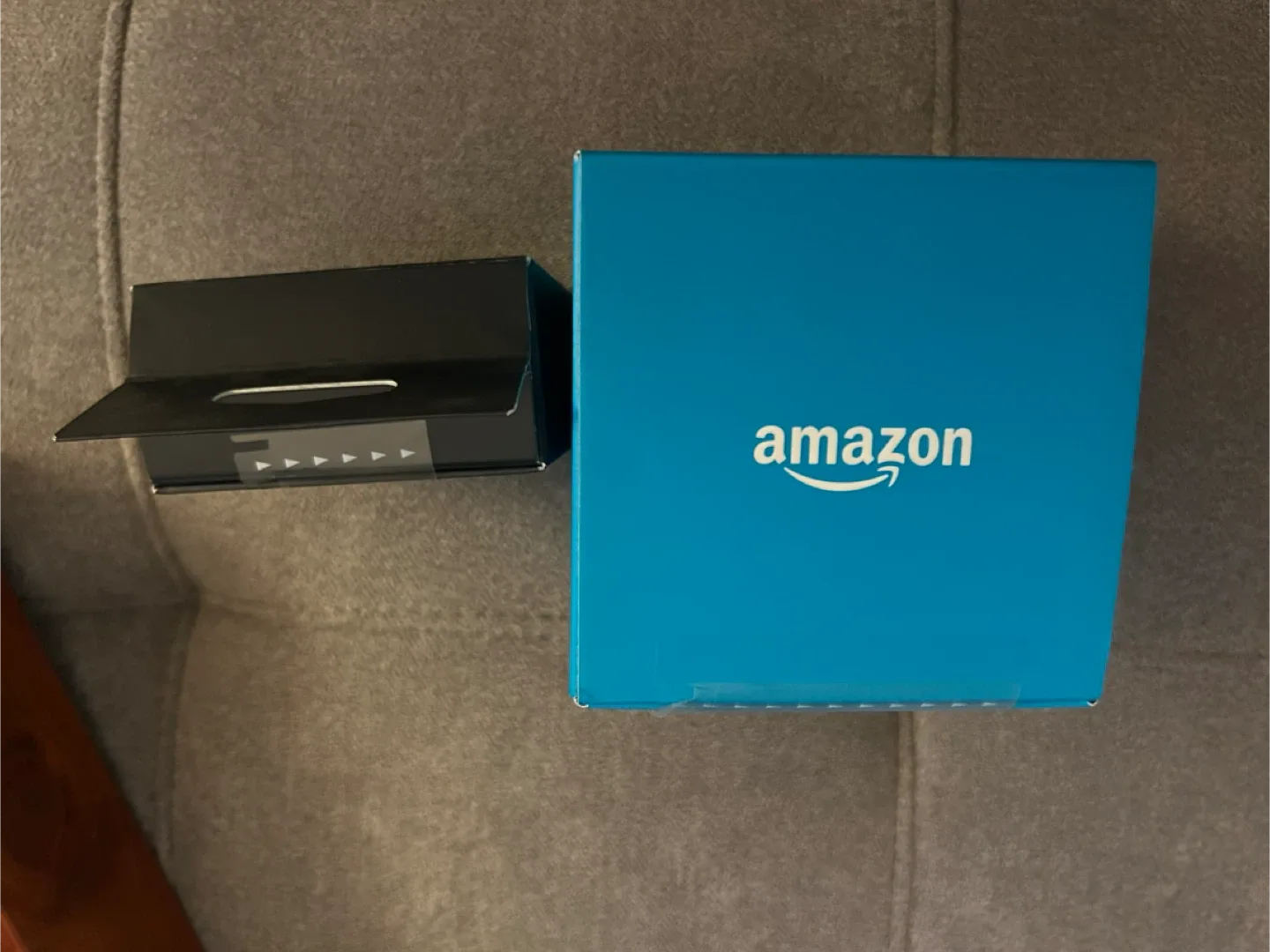 Amazon Echo Dot & Smart Plug - Brand New image indicator(2)