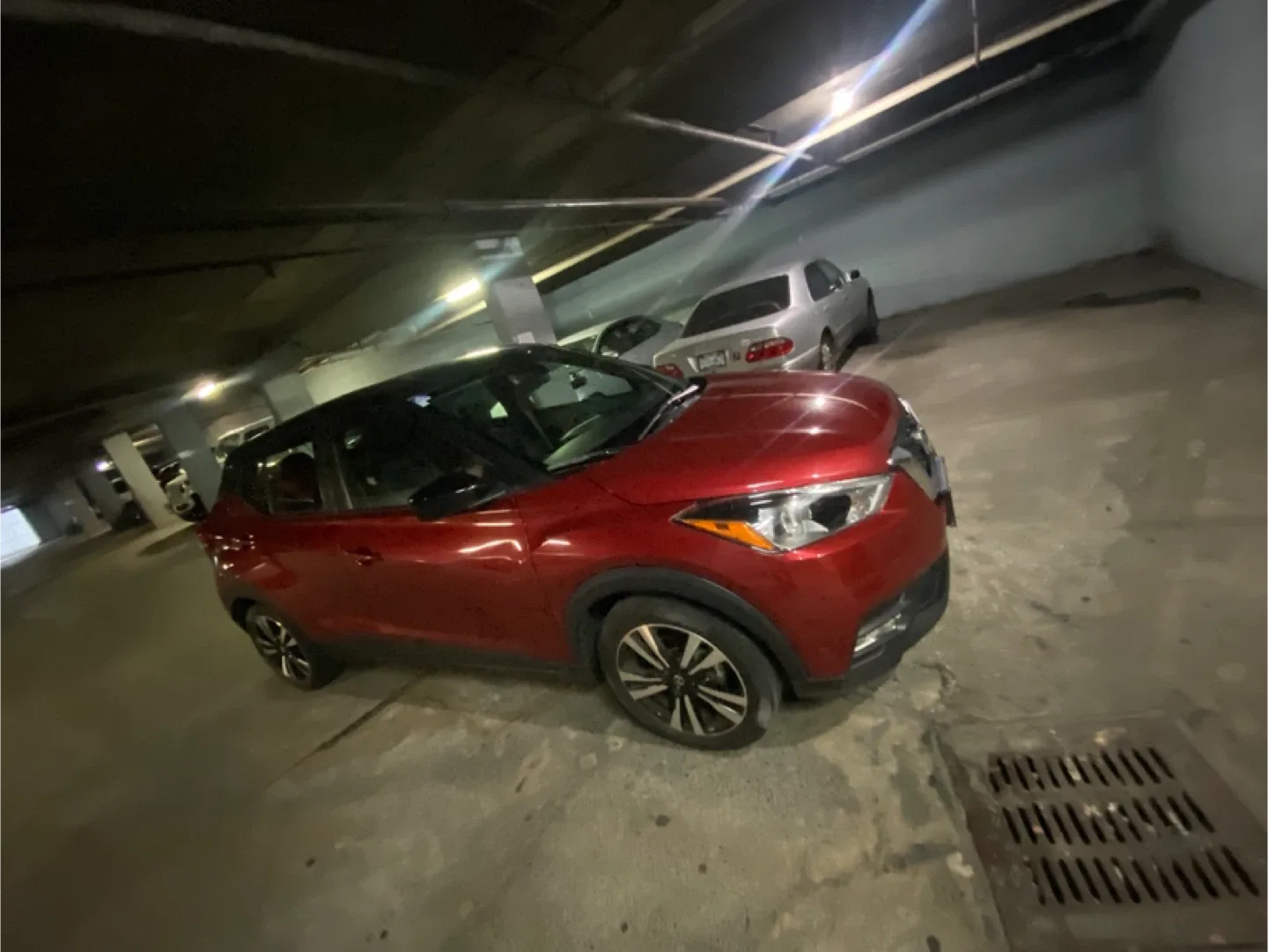 Nissan Kicks Red and Black image indicator(4)