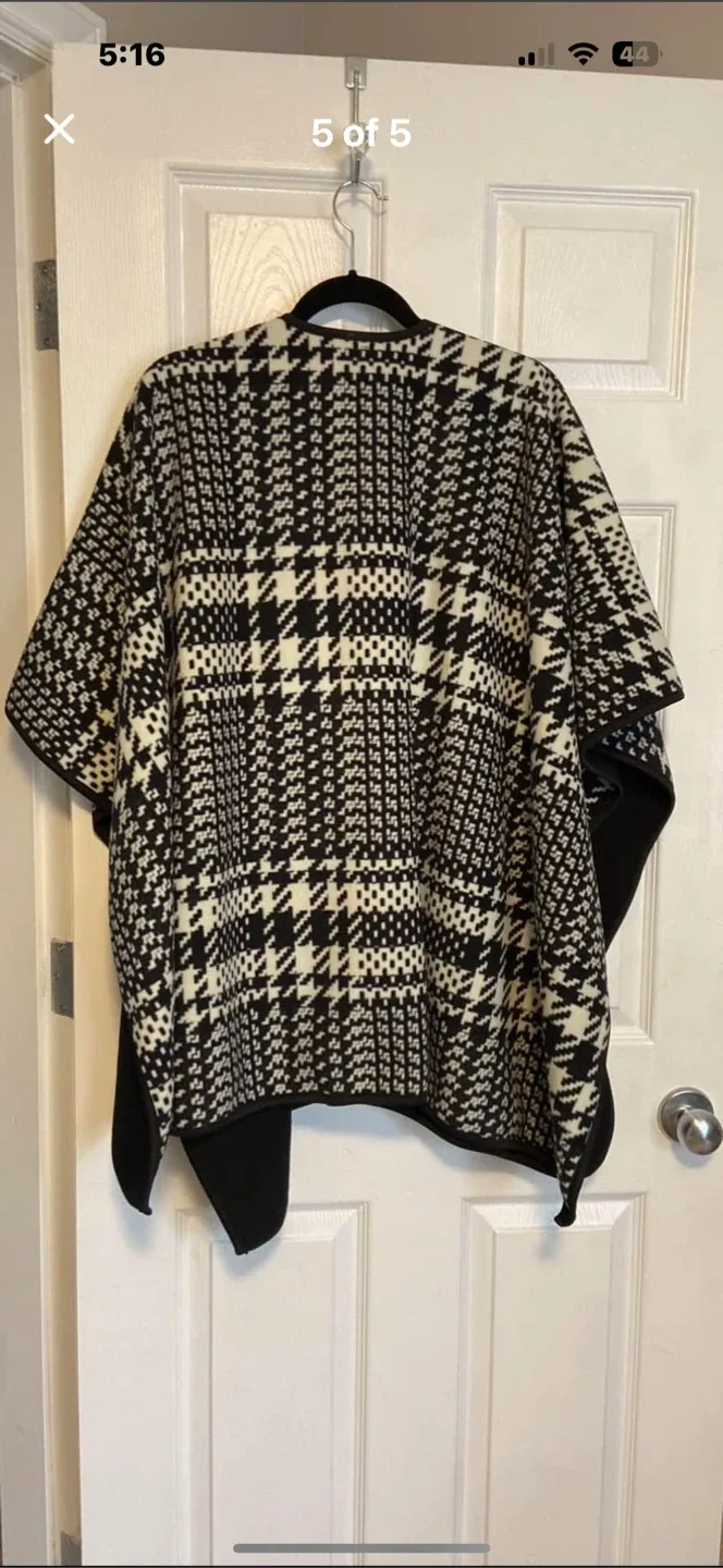 Original Nicola Poncho - One Size image indicator(2)