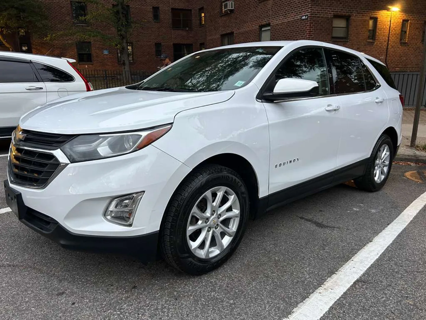 2018 Chevrolet Equinox LT Sport Utility image indicator(2)