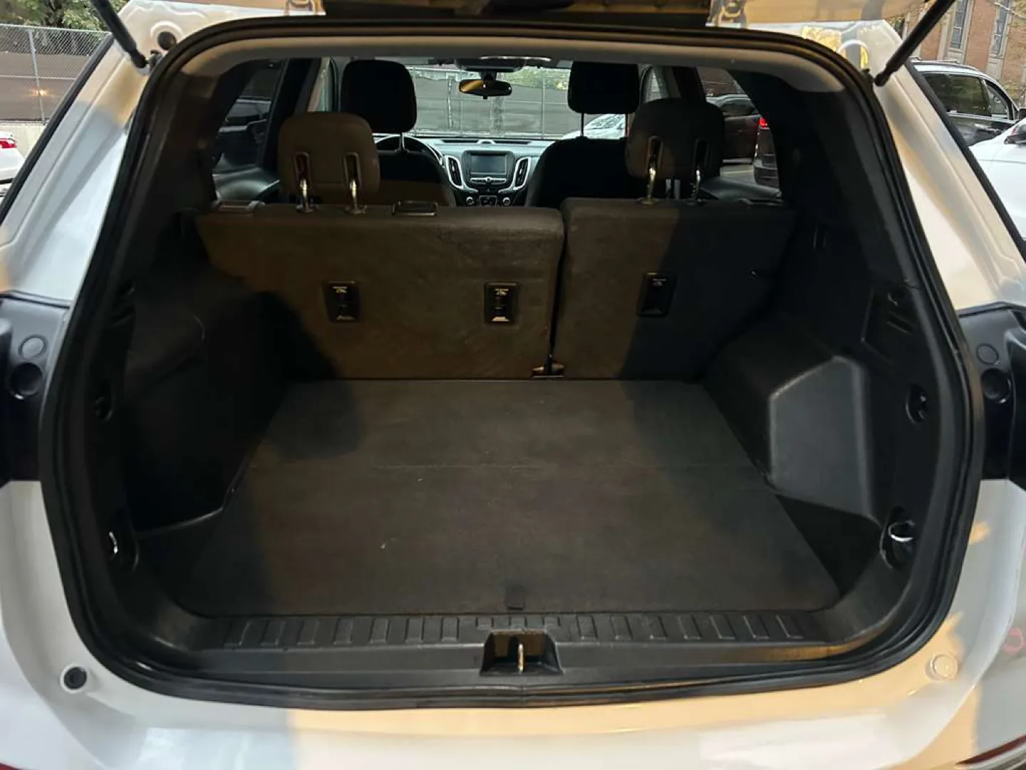 2018 Chevrolet Equinox LT Sport Utility image indicator(10)