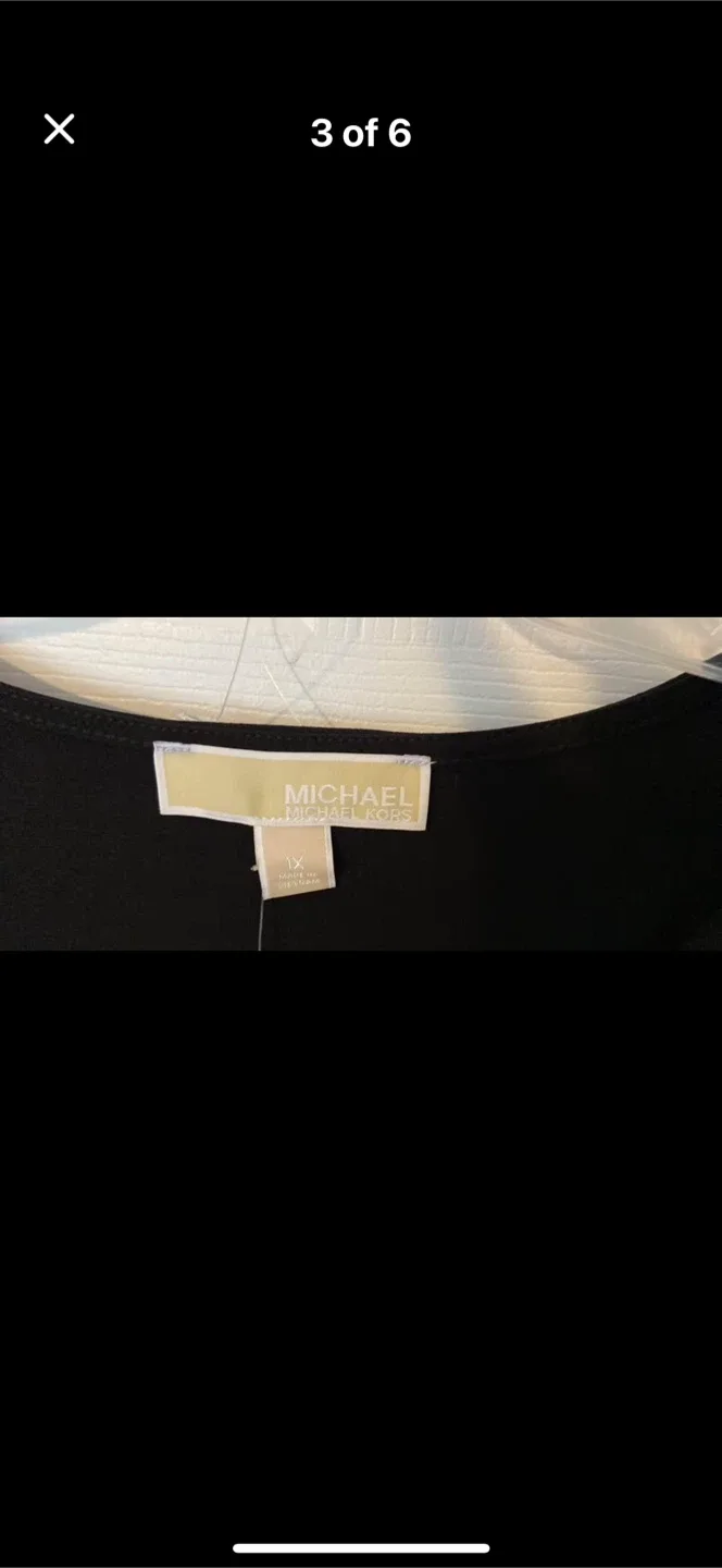 New Michael Kors Black Top - Size 1X image indicator(6)