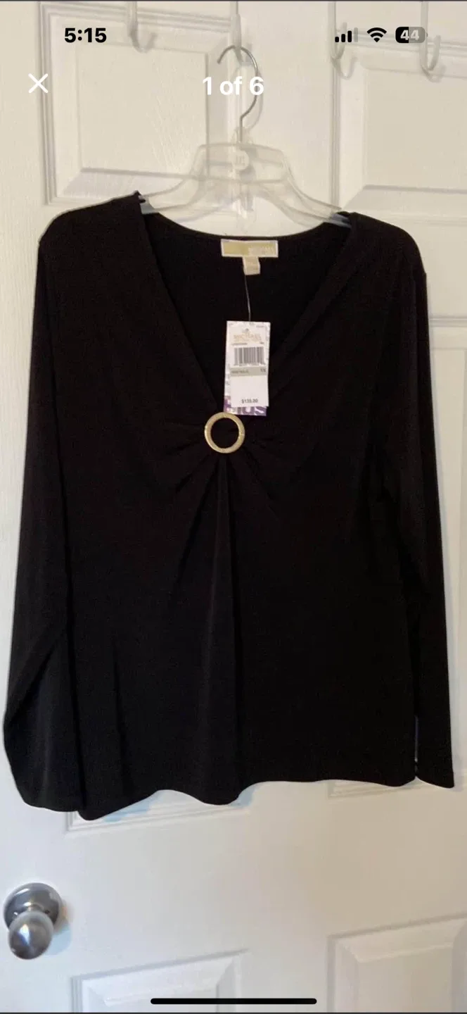 New Michael Kors Black Top - Size 1X image indicator(4)