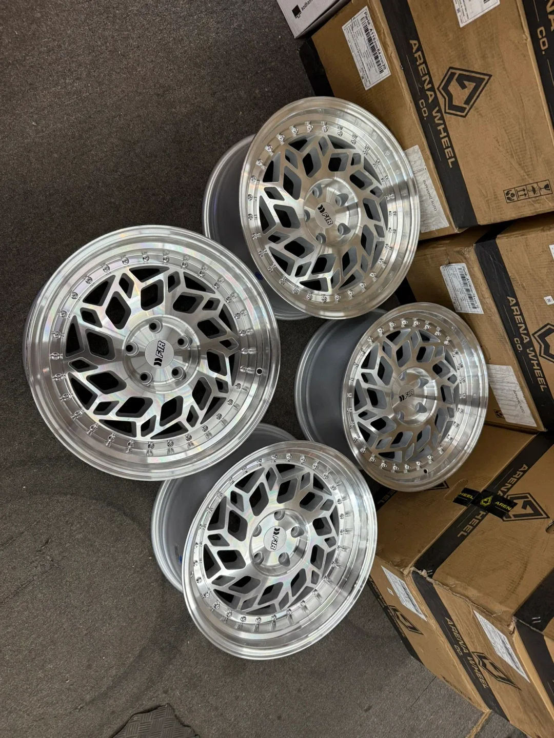 Set of 4 F1R WHEEL Silver Rims image indicator(2)