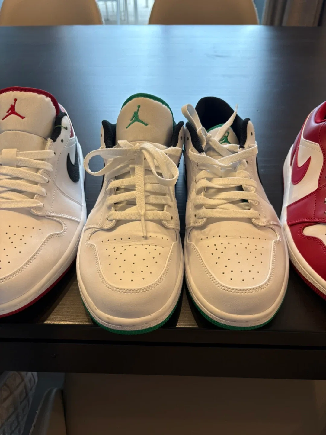 Jordan one low white, lucky green black image indicator(3)