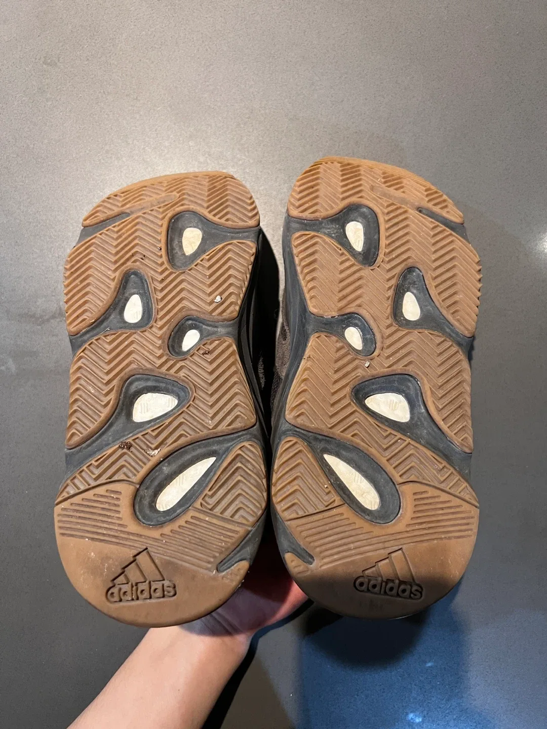 Adidas Yeezy 700 Vanta - Size US 7 image indicator(3)