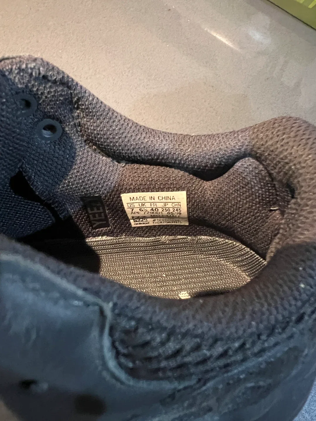 Adidas Yeezy 700 Vanta - Size US 7 image indicator(2)