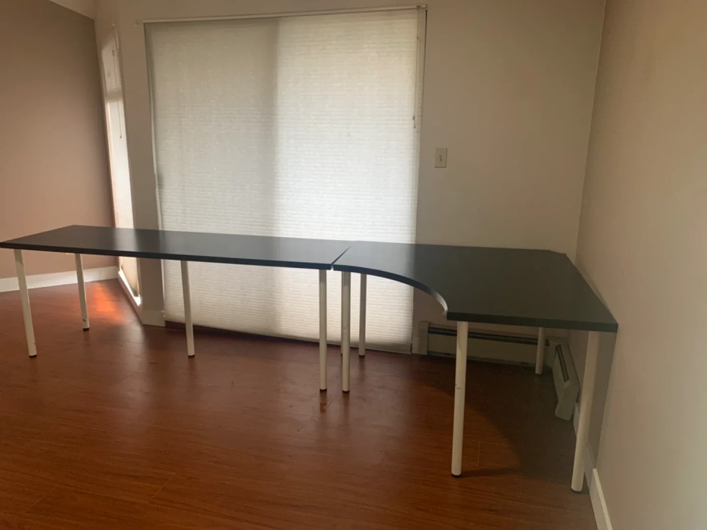 Large Black L-Shaped Desk image indicator(5)