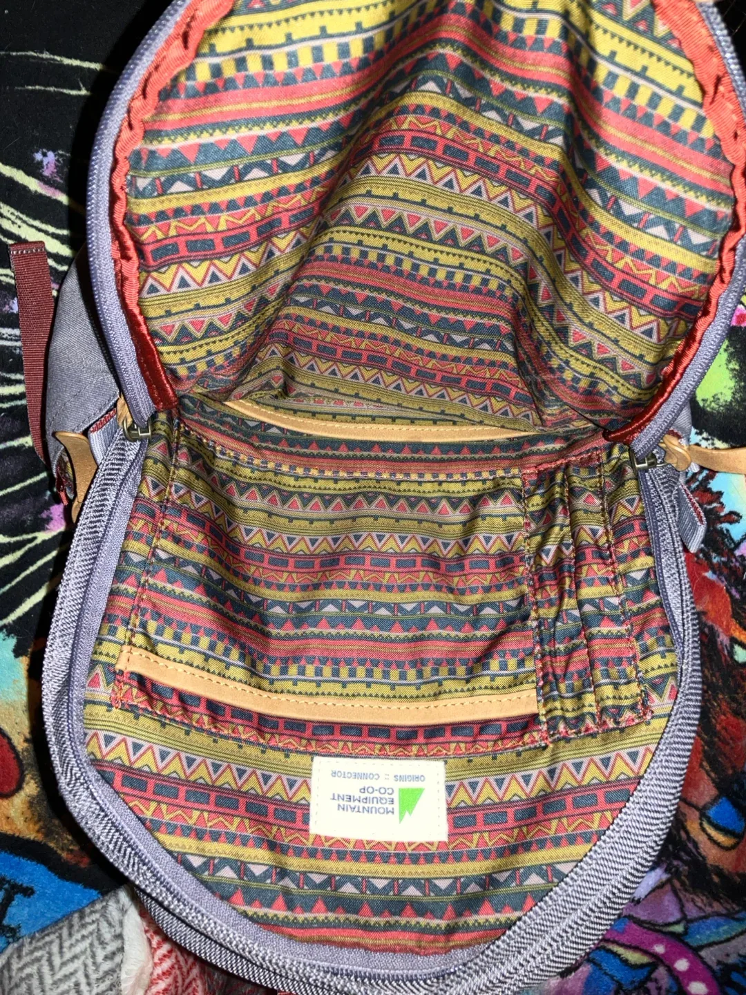 MEC Connector backpack image indicator(4)