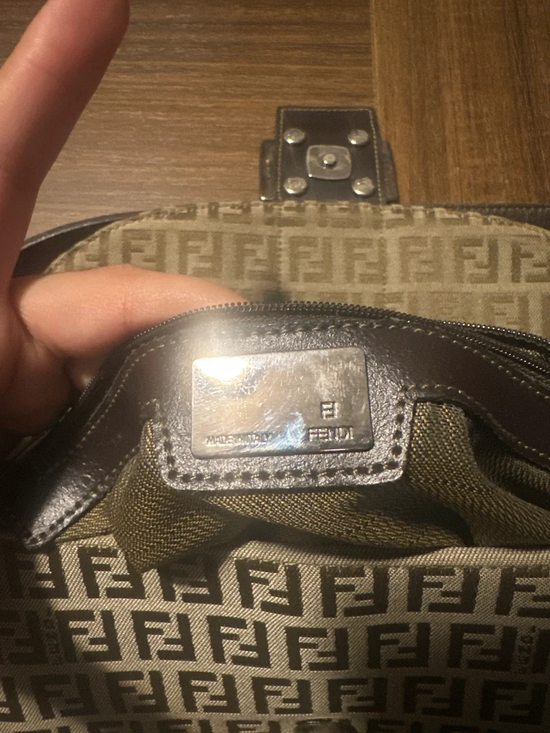 Fendi baguette Shoulder Bag image indicator(6)
