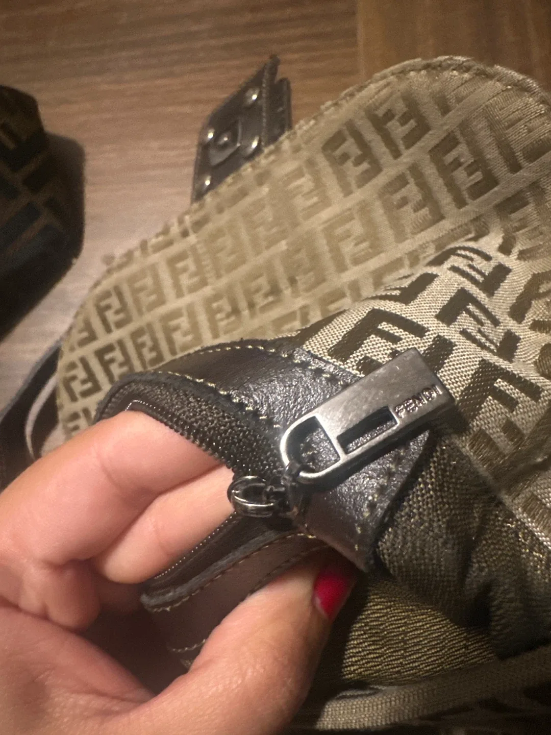 Fendi baguette Shoulder Bag image indicator(5)