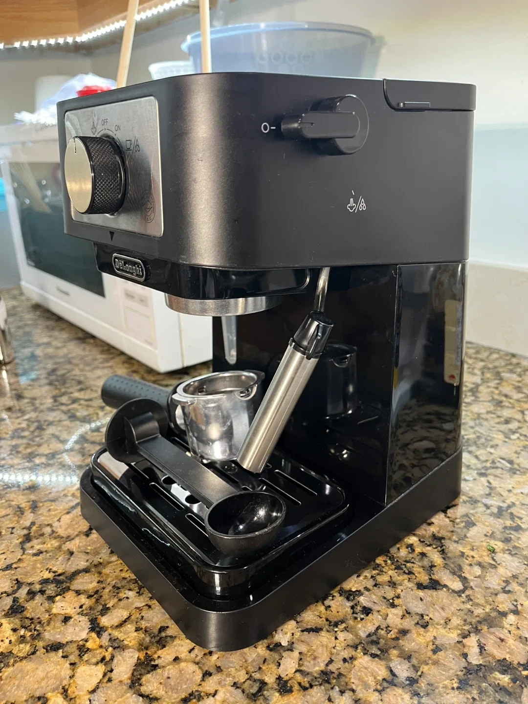 DeLonghi Espresso Machine - Black image indicator(4)