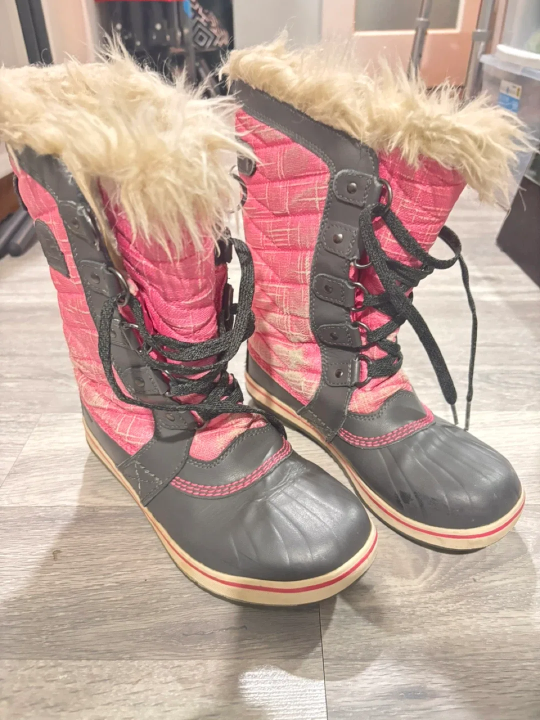 Sorel winter boots - size 3 thumbnail