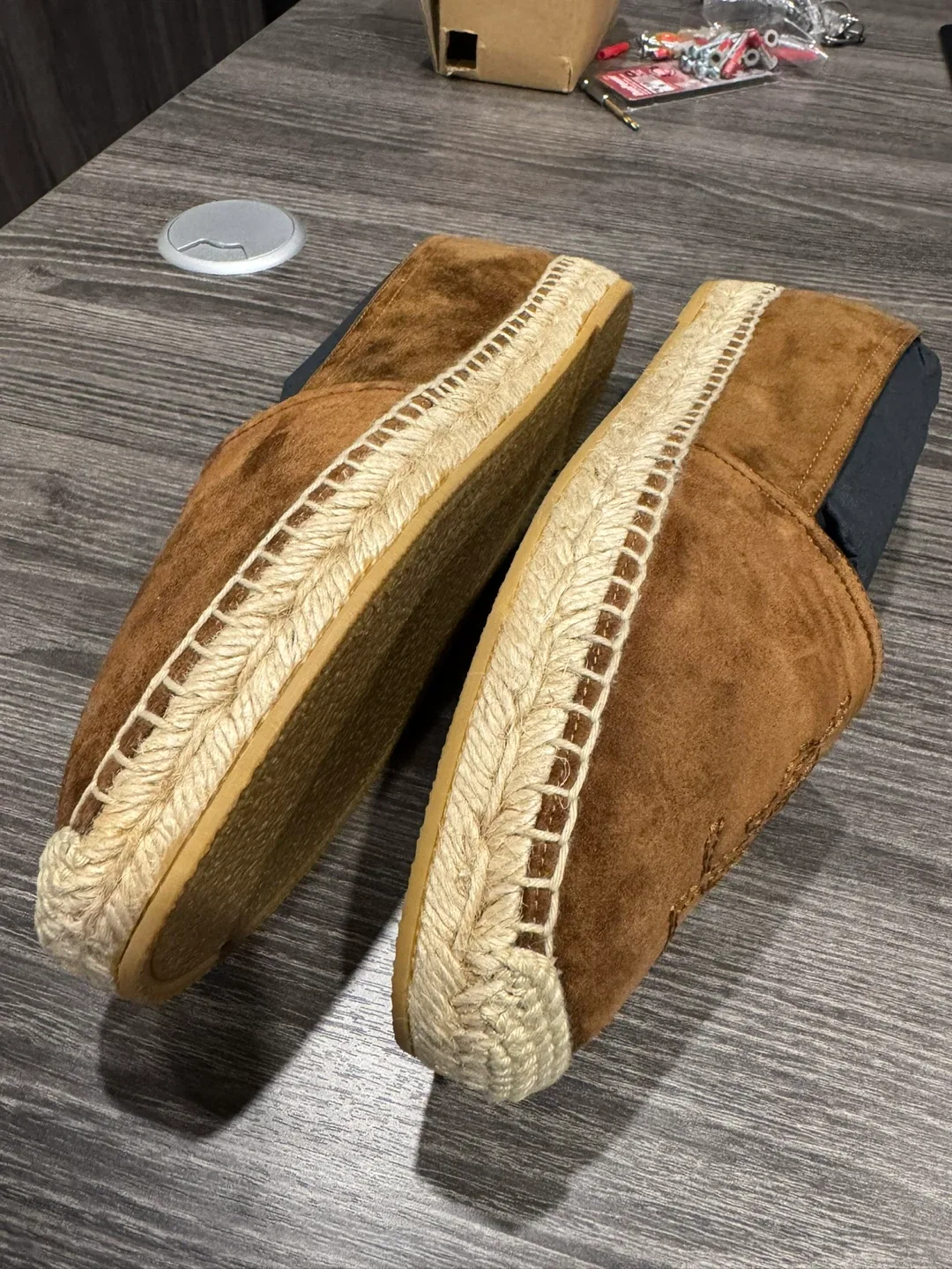 YSL  - Women Shoes - CA9.5 (EU39 1/2) (Sole length 27 cm) image indicator(2)