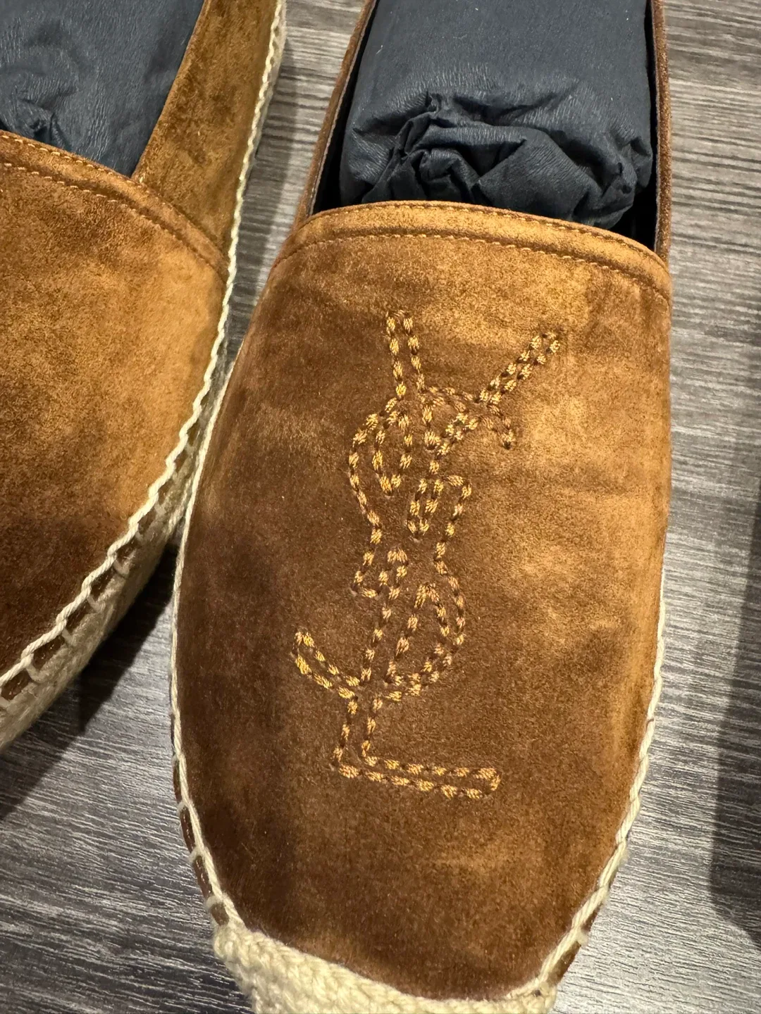 YSL  - Women Shoes - CA9.5 (EU39 1/2) (Sole length 27 cm) image indicator(4)