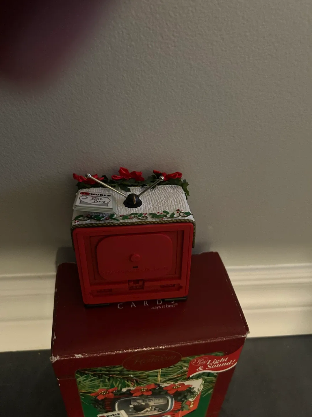 Carlton Cards Heirloom Collection Light & Sound Ornament image indicator(2)