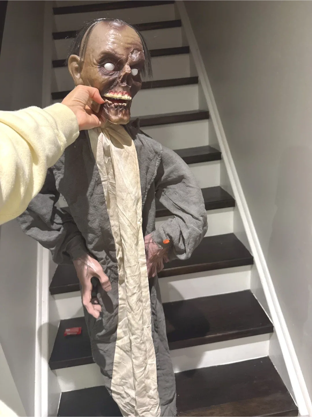 Halloween Animatronic Zombie & Bat Set2/$10 image indicator(3)