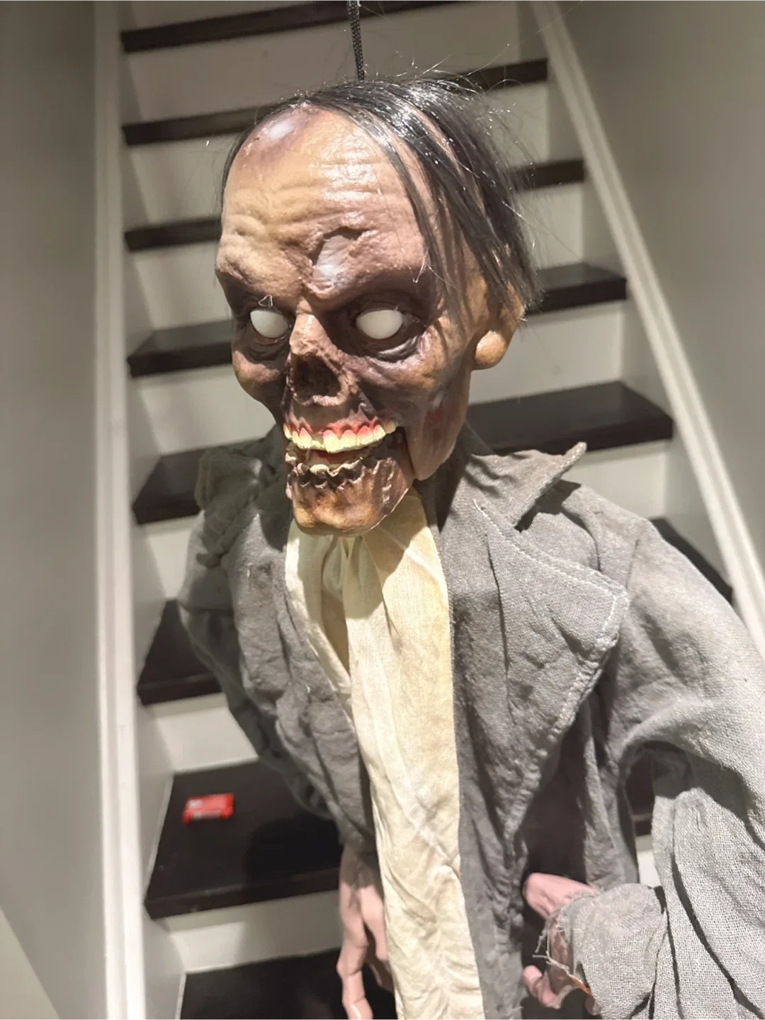 Halloween Animatronic Zombie & Bat Set2/$10 image indicator(4)