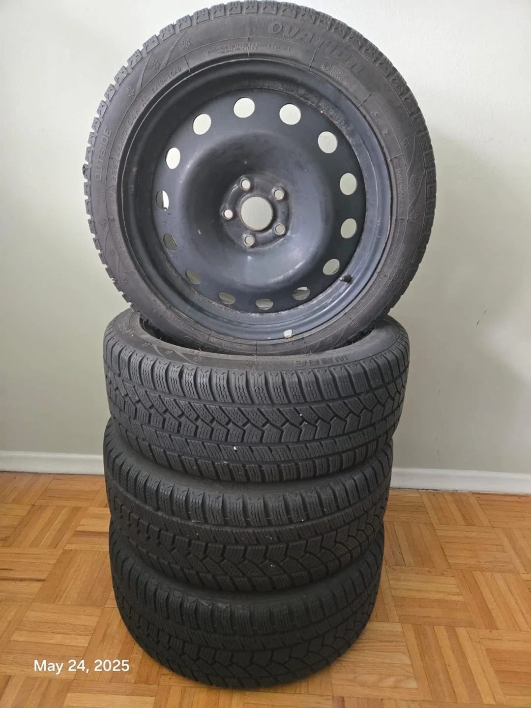 4 Winter Tires almost new image indicator(3)