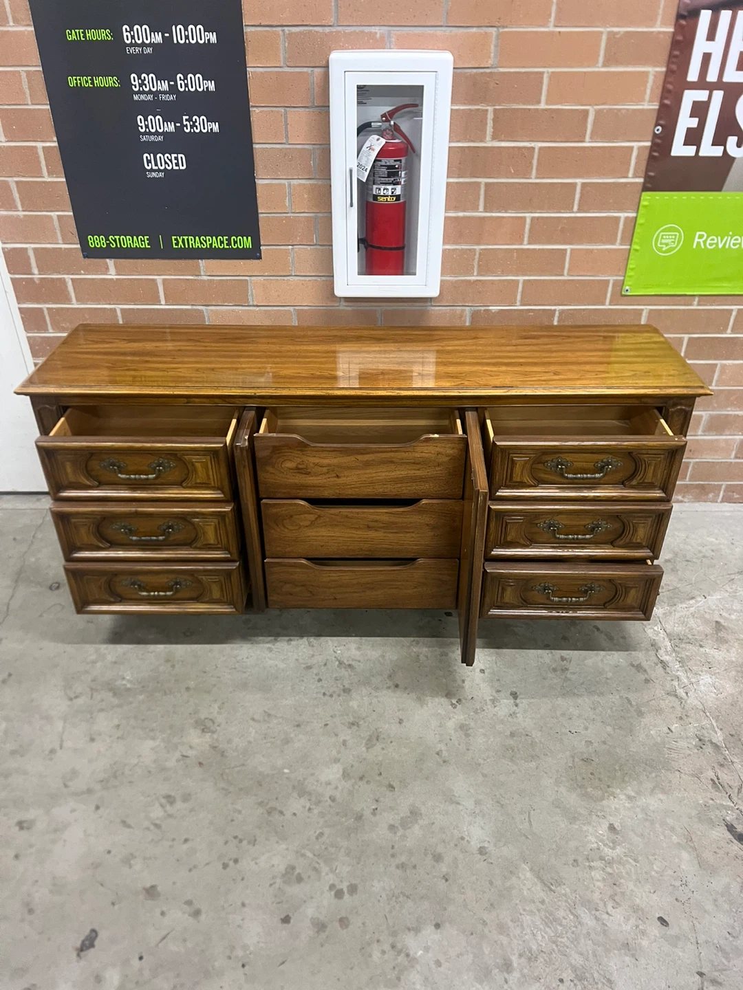 Thomasville 9 drawers Dtesser - photo 3