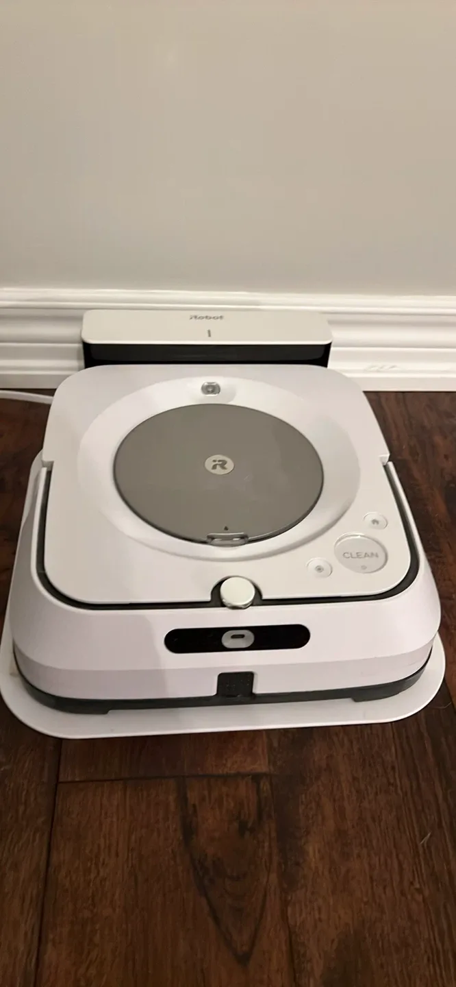 iRobot Braava Jet M6 Robot Mop and Vacuum image indicator(2)