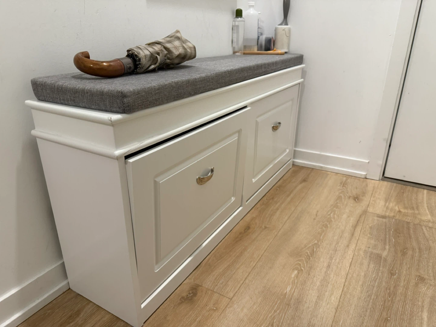 White Shoe Storage Bench with Grey Cushion