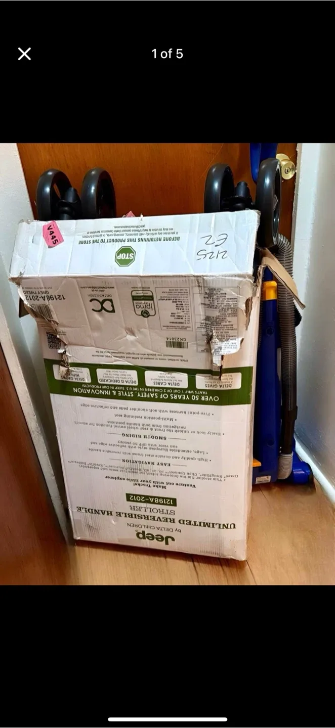 Jeep Unlimited Reversible Handle Stroller image indicator(5)