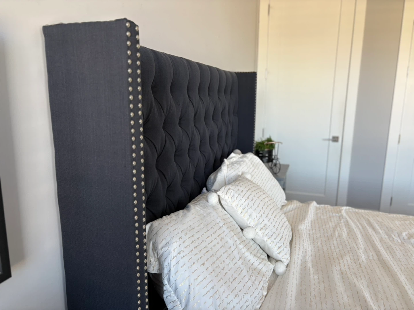 Queen bedroom set - photo 2