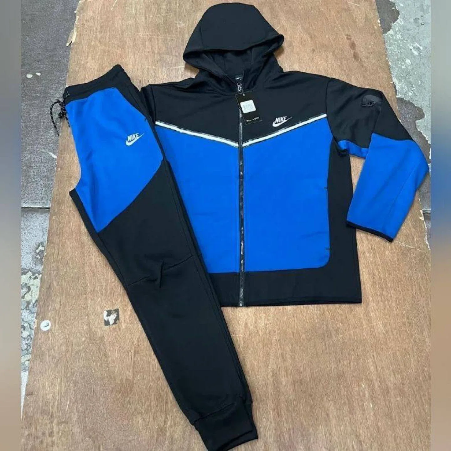 Nike Tech Fleece Tracksuit image indicator(4)