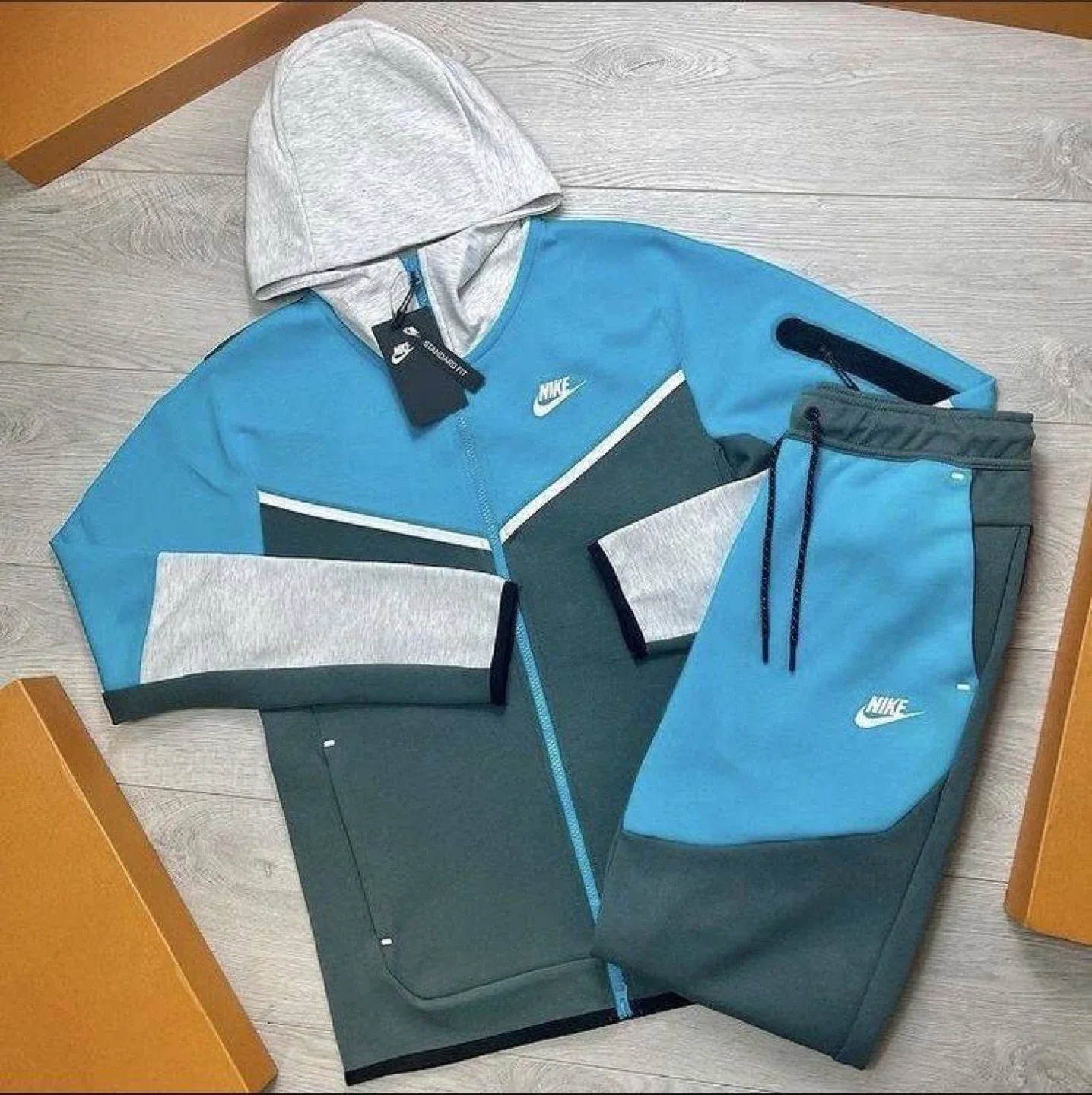 Nike Tech Fleece Tracksuit image indicator(5)