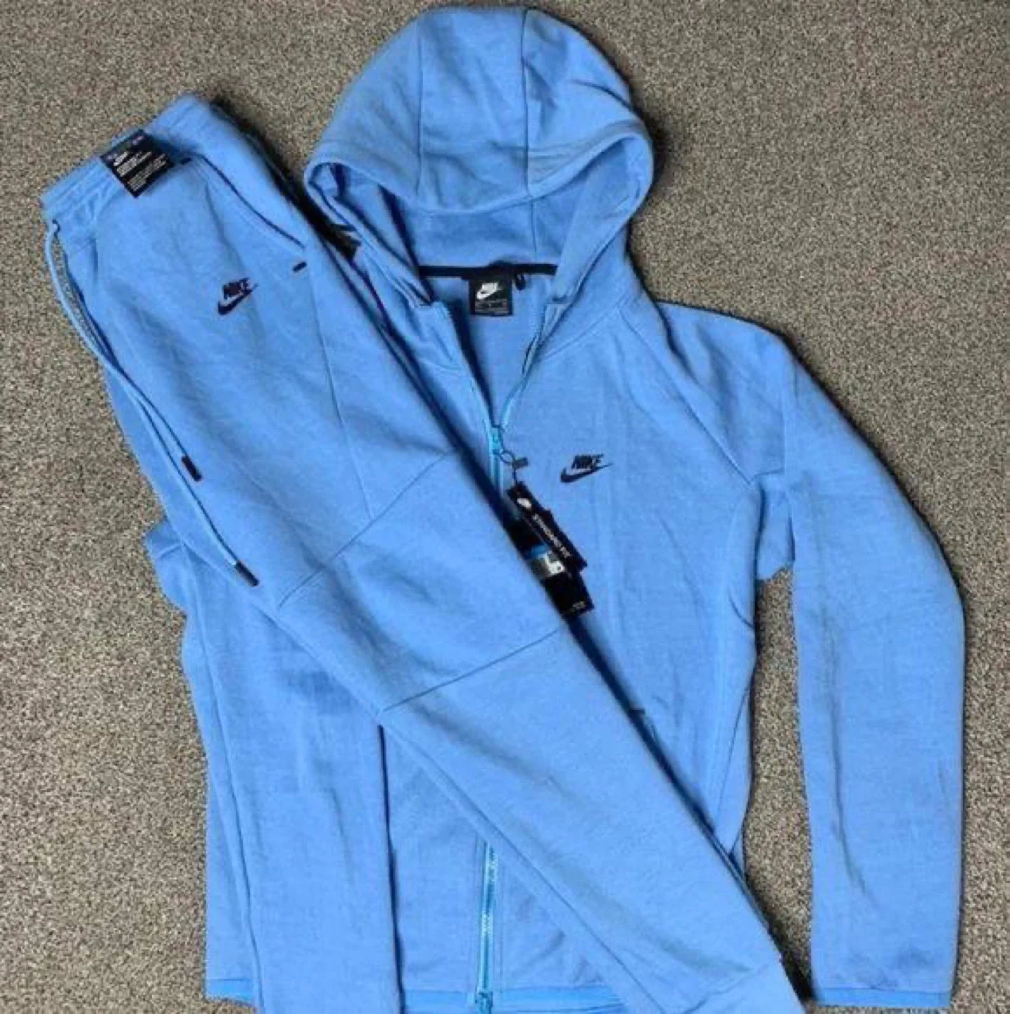 Nike Tech Fleece Tracksuit image indicator(8)