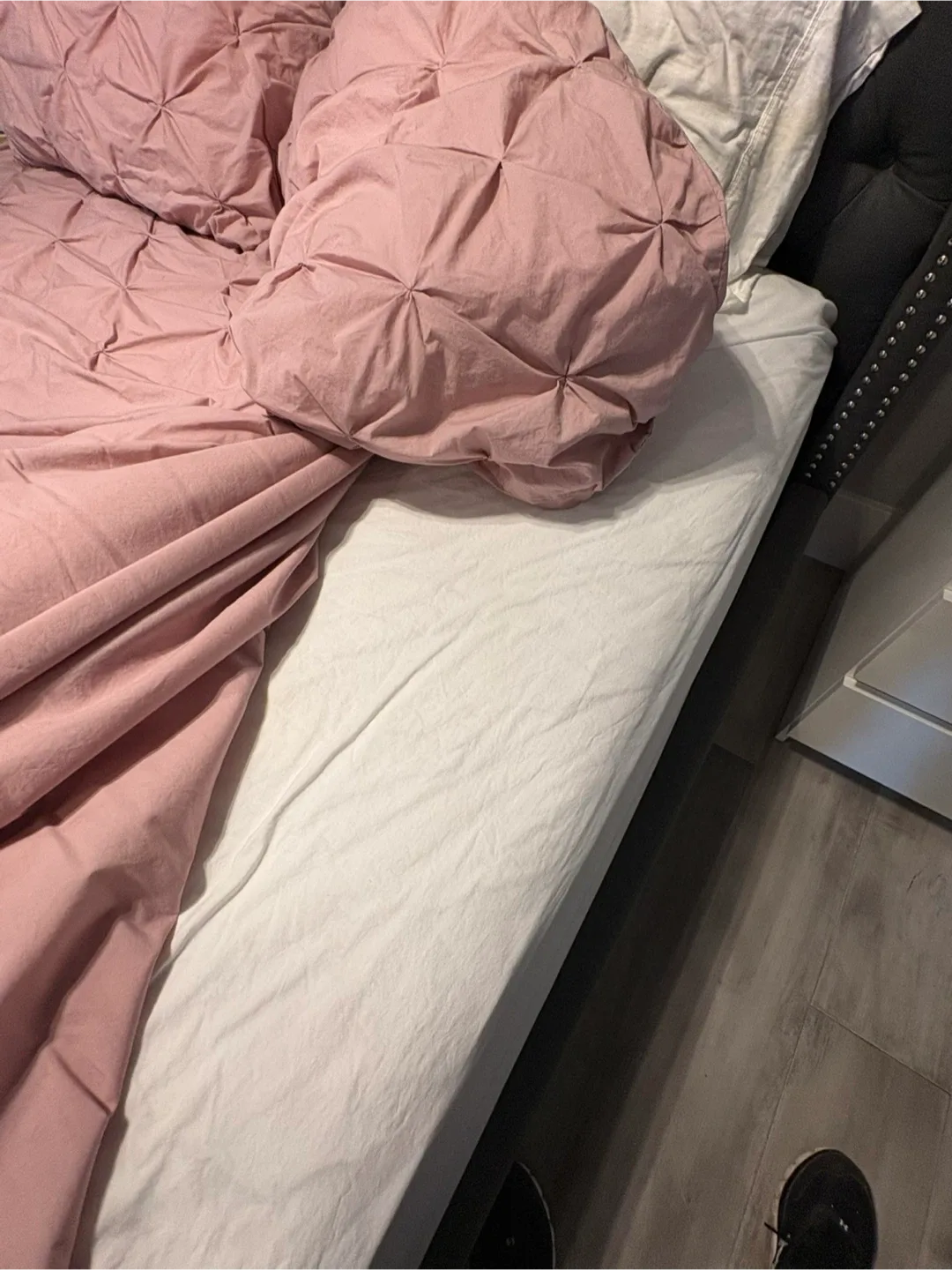 Queen bed set image indicator(2)