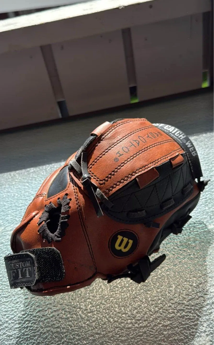 Wilson Youth Baseball Glove thumbnail