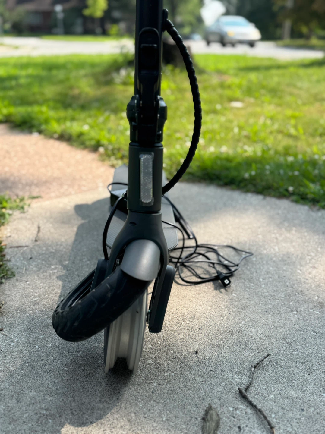 INVANTI E30 Electric Scooter – As-Is (Needs repair) - photo 5