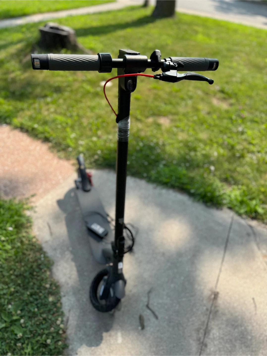 INVANTI E30 Electric Scooter – As-Is (Needs repair) - photo 2