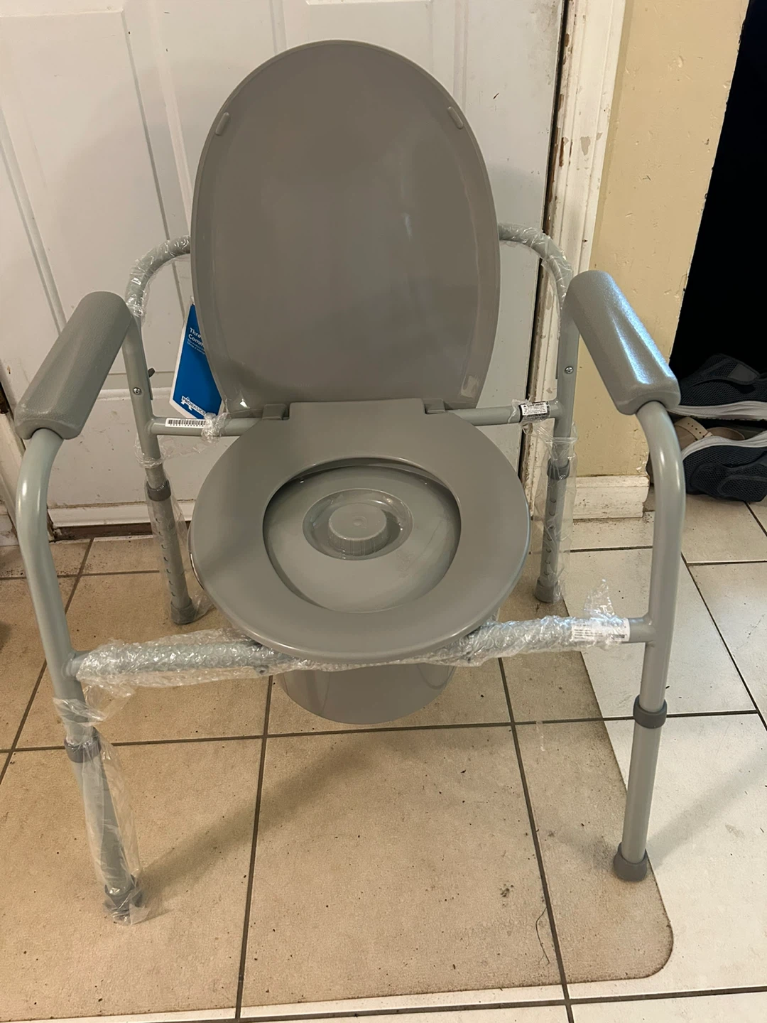 NEW 3-in-1 Commode - photo 3