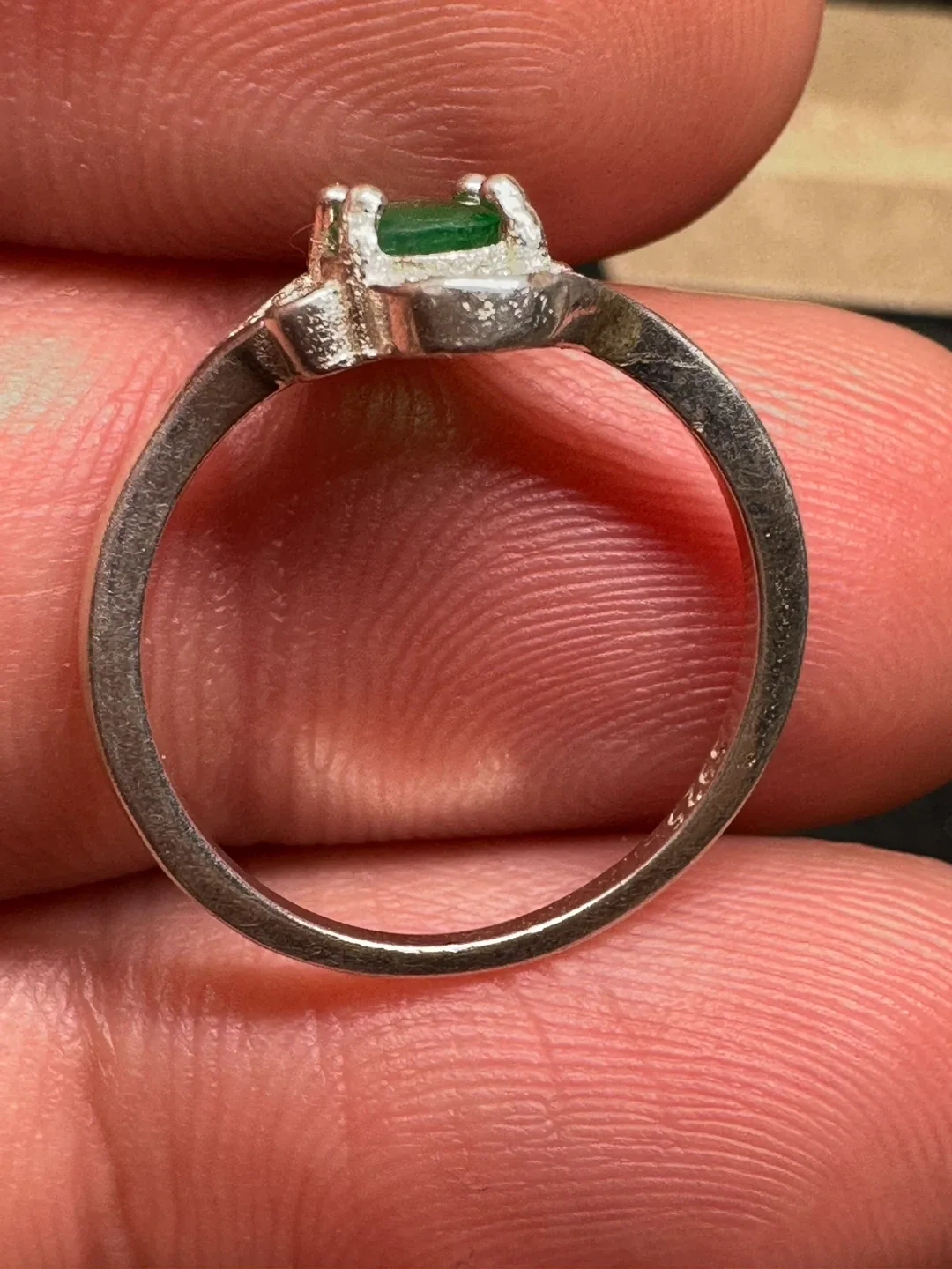 Emerald And White Zirconia Sterling Silver Ring S925 S image indicator(2)