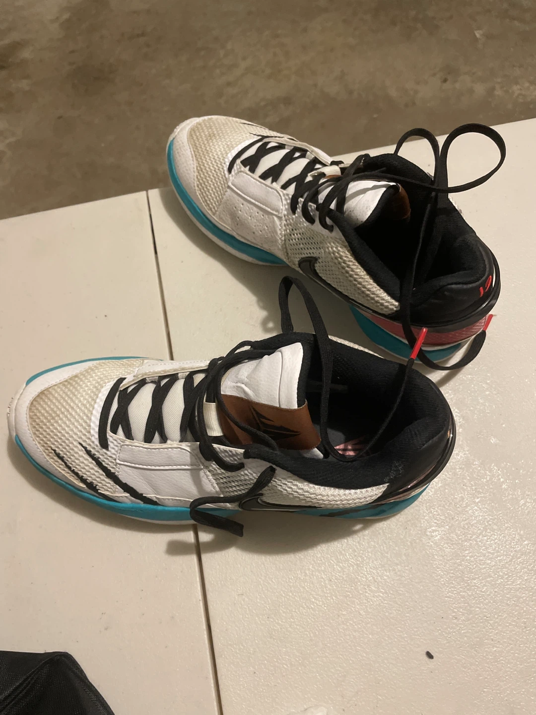 Nike Basketball Shoes US 10 - photo 2