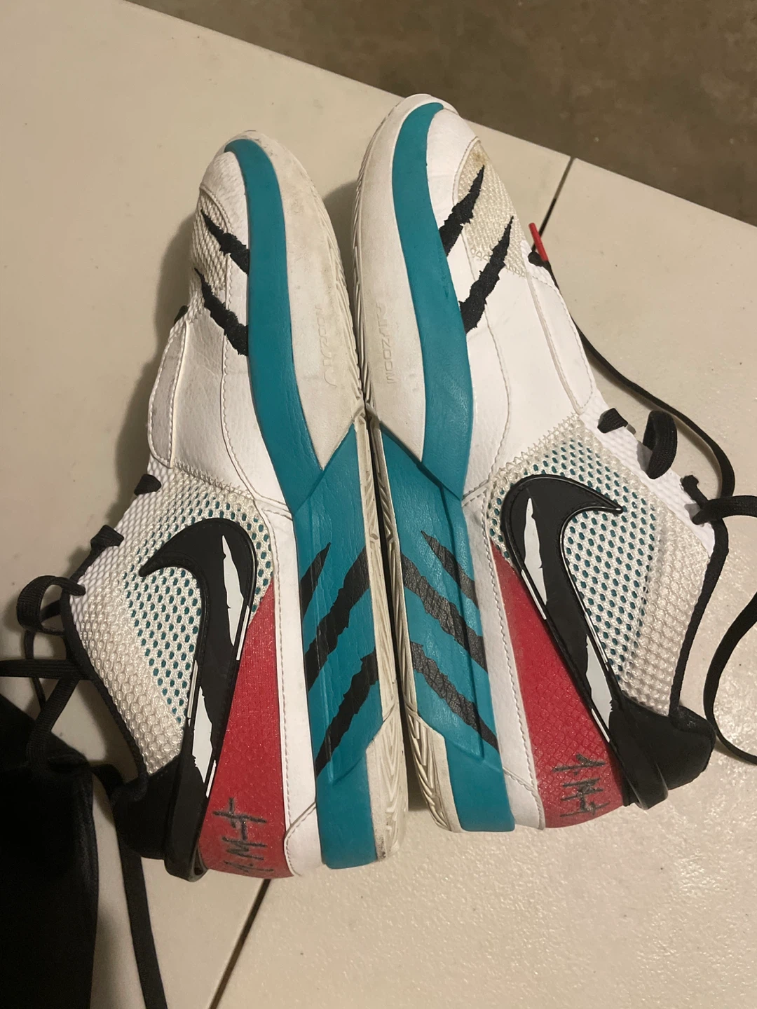 Nike Basketball Shoes US 10 - photo 3