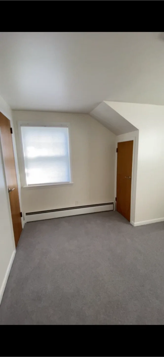 Looking for roommate in very large nice home In Paramus image indicator(9)