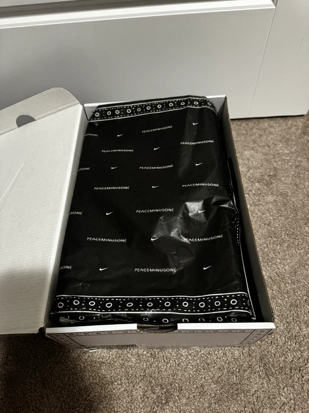 Nike x PEACEMINUSONE Kwondo 1 Triple White Shoes image indicator(2)