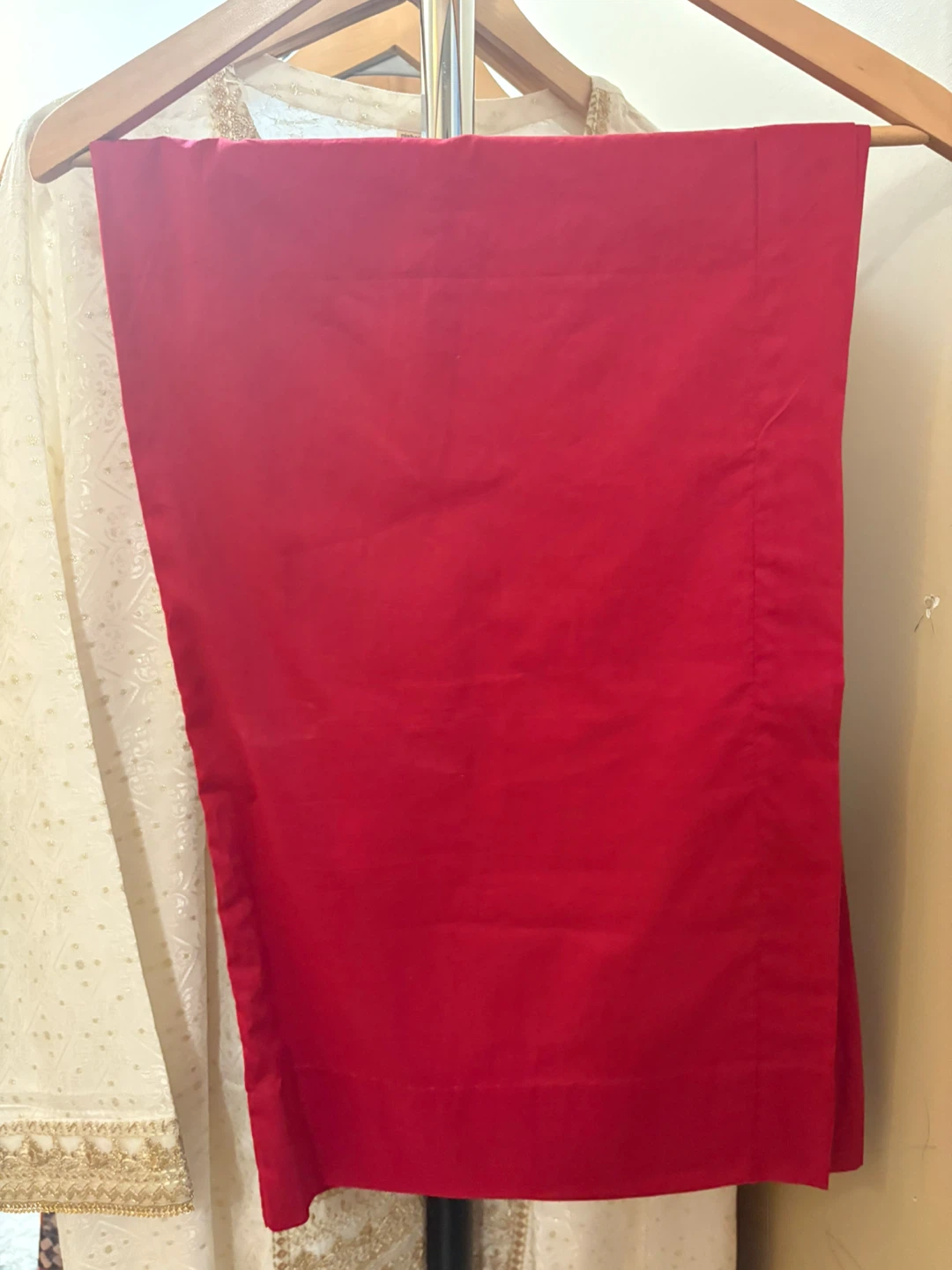 Limelight winter Red & Gold Embroidered Kurta Set - photo 4