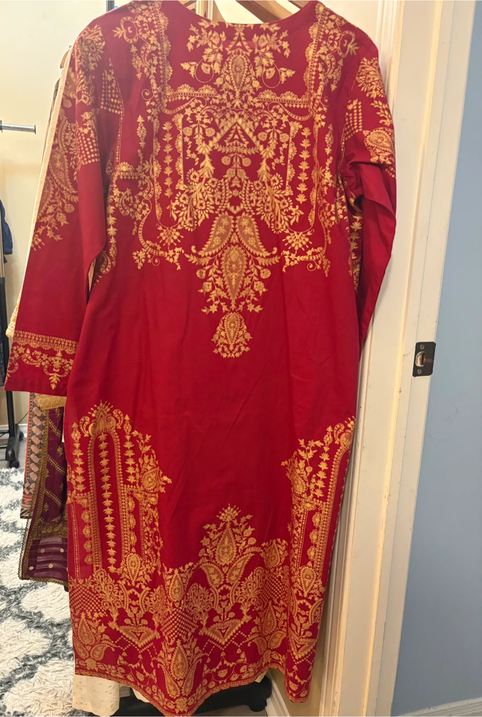 Limelight winter Red & Gold Embroidered Kurta Set - photo 2