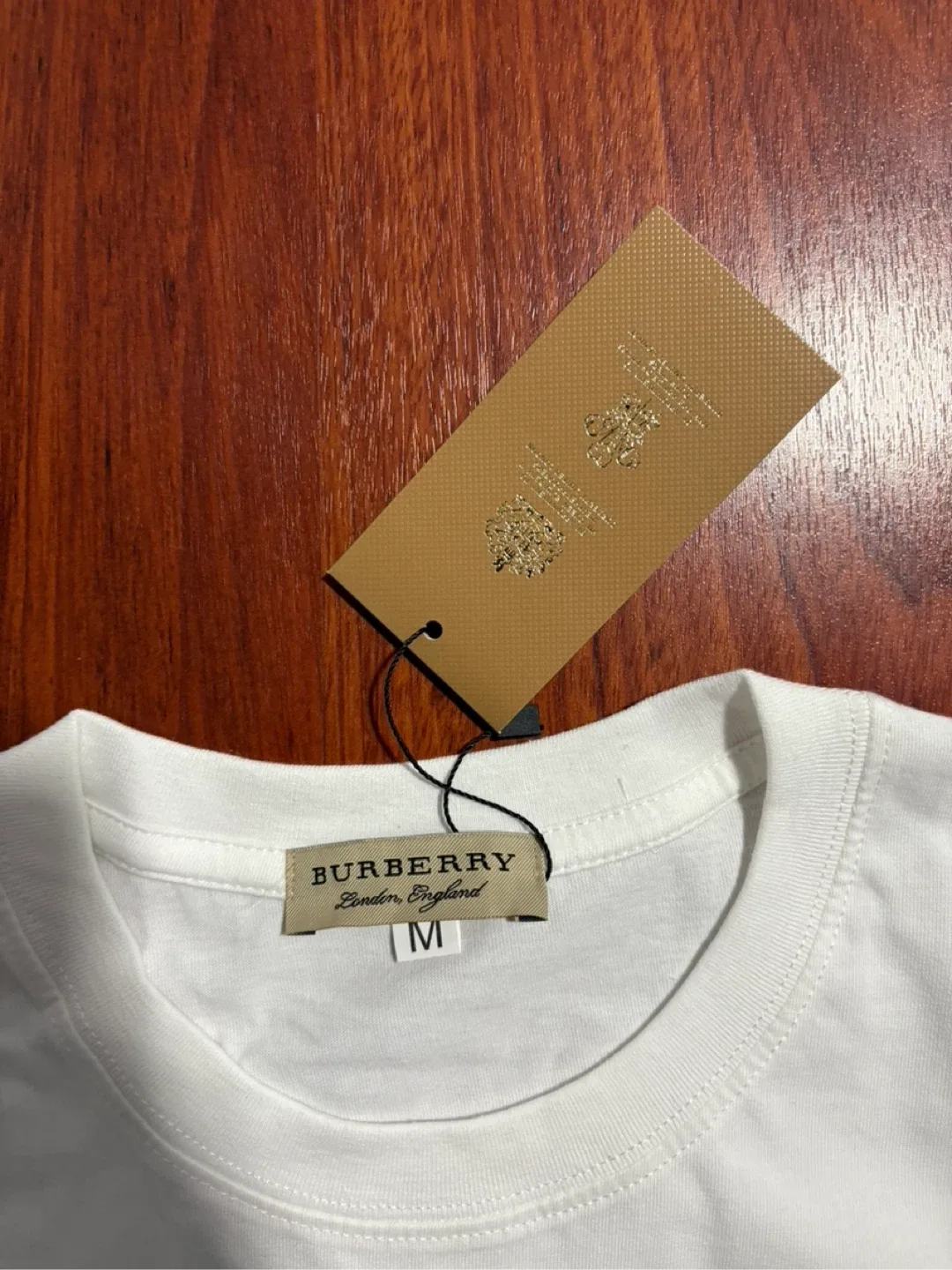 New Burberry White T-Shirt - Size M image indicator(3)