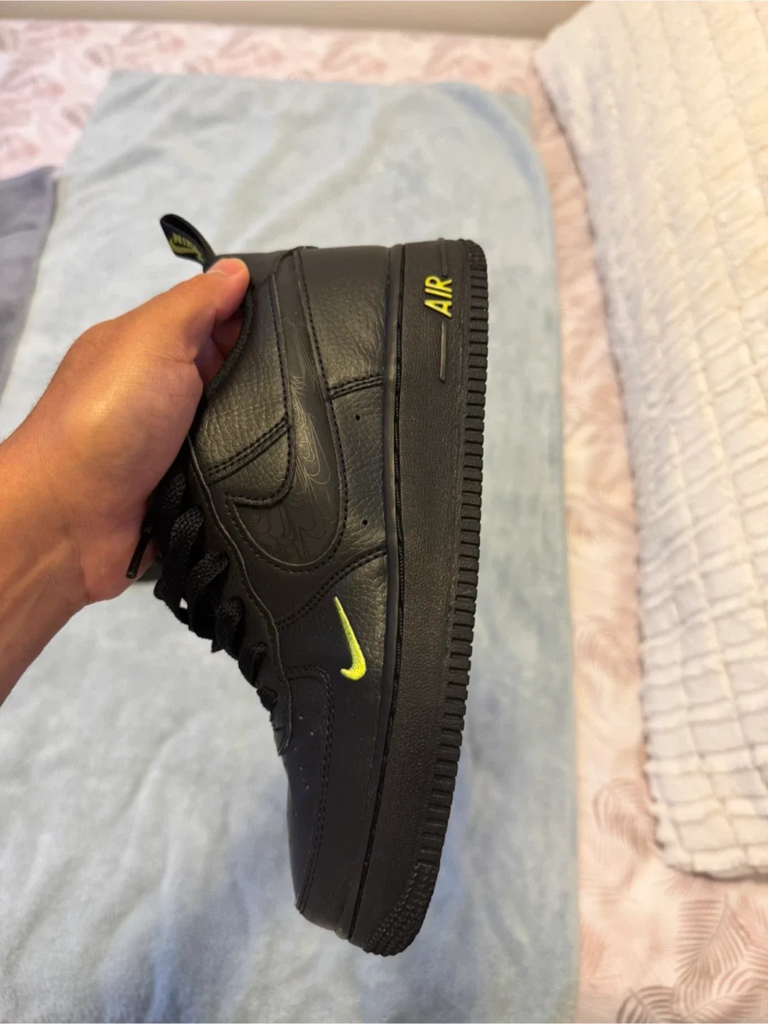Nike Air Force 1 Black/Yellow Kids Size 5Y image indicator(8)