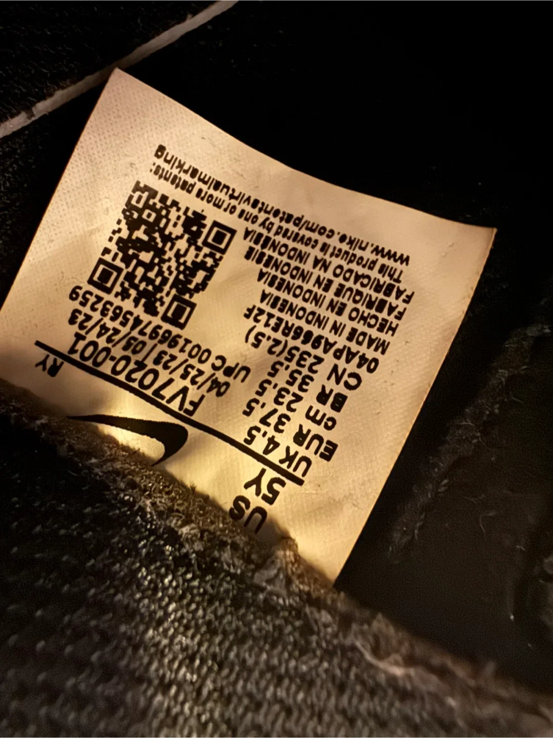 Nike Air Force 1 Black/Yellow Kids Size 5Y image indicator(5)