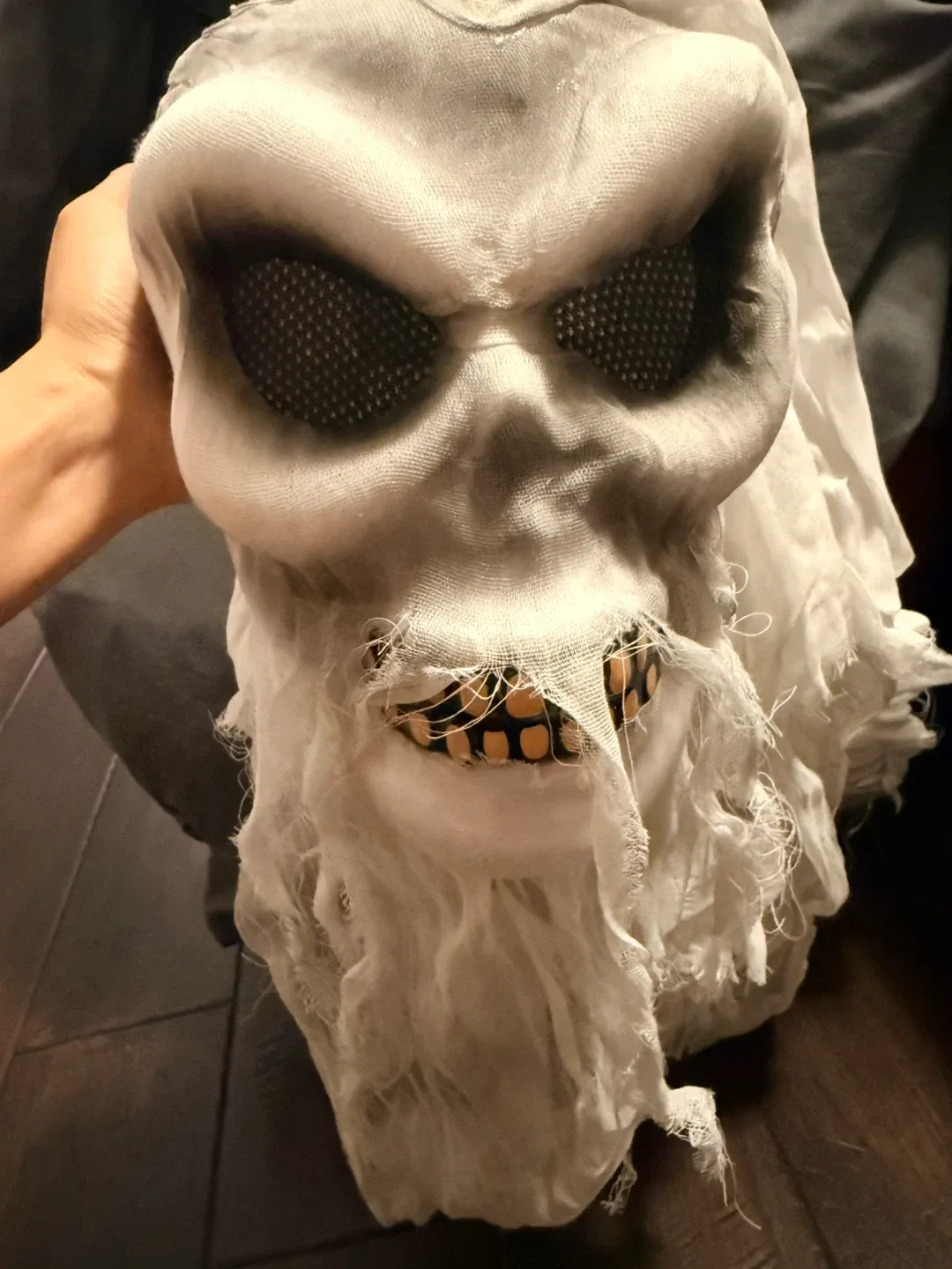 Halloween adult  4-piece Costume  Scream and raggedy Ghost image indicator(7)