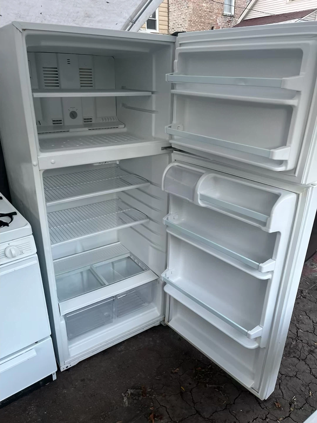 Whirlpool White Refrigerator - photo 2